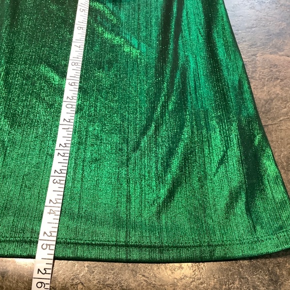 Shimmery emerald Green cowl Top XL 41-42” bust - Picture 7 of 8